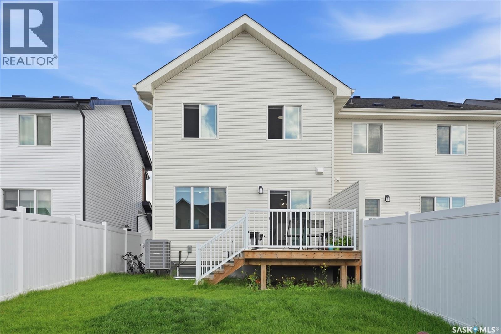 210 Schmeiser Bend, Saskatoon, SK
