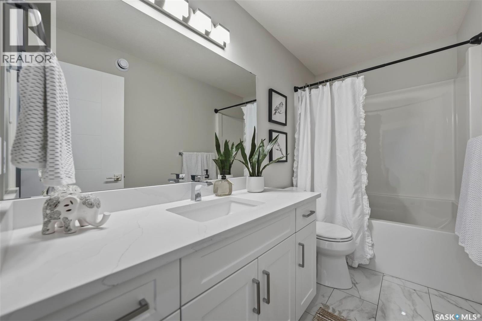 119 Woolf Bend, Saskatoon, SK