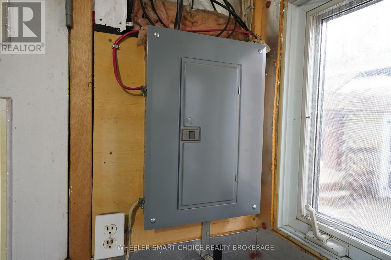 panel garage - 543 Fifth Street E, Cornwall, ON - Indoor Photo Showing Other Room