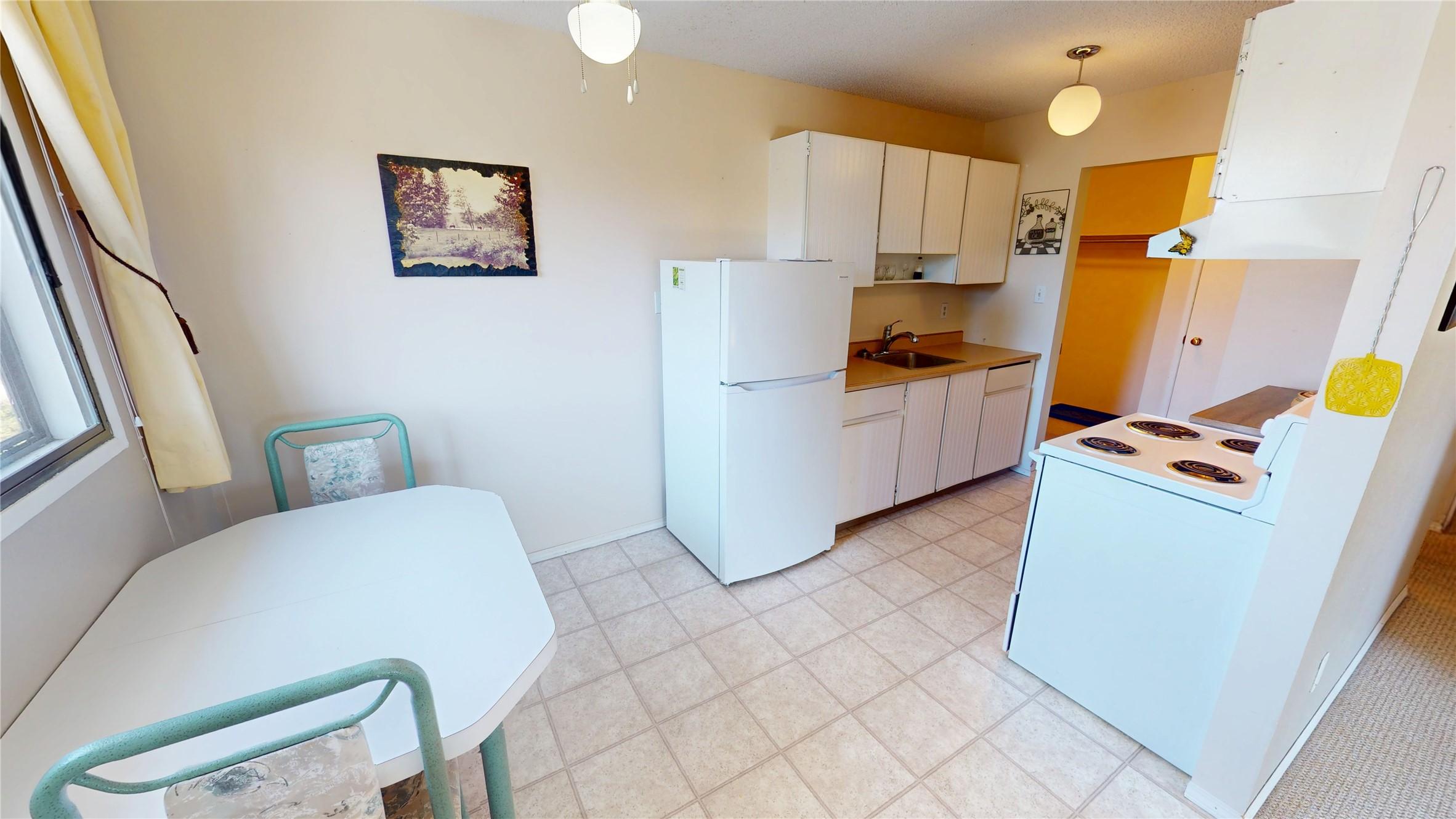 407-112 17Th Avenue, Cranbrook, BC - Indoor Photo Showing Kitchen