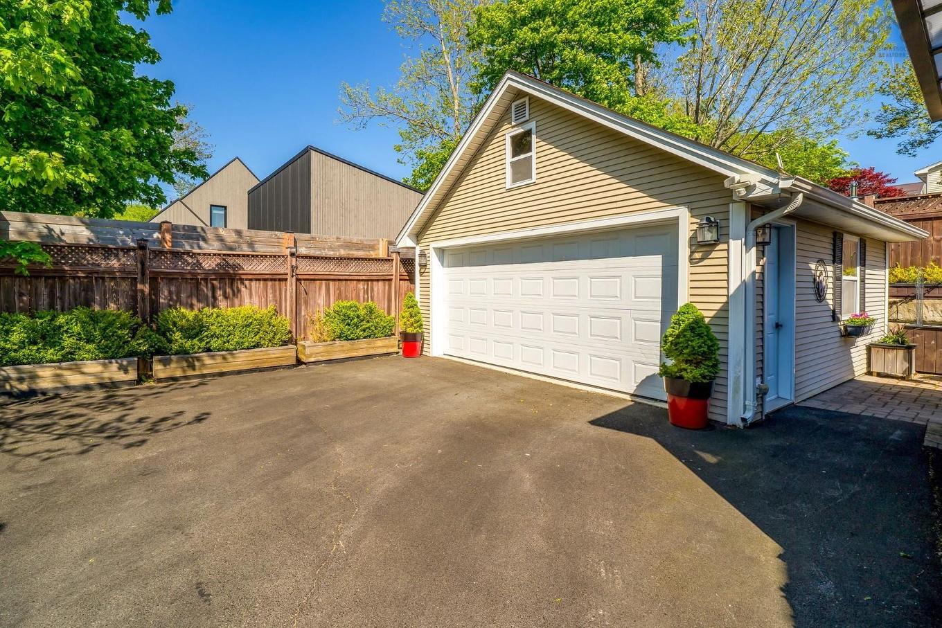 8 Eaton Avenue, Dartmouth, NS
