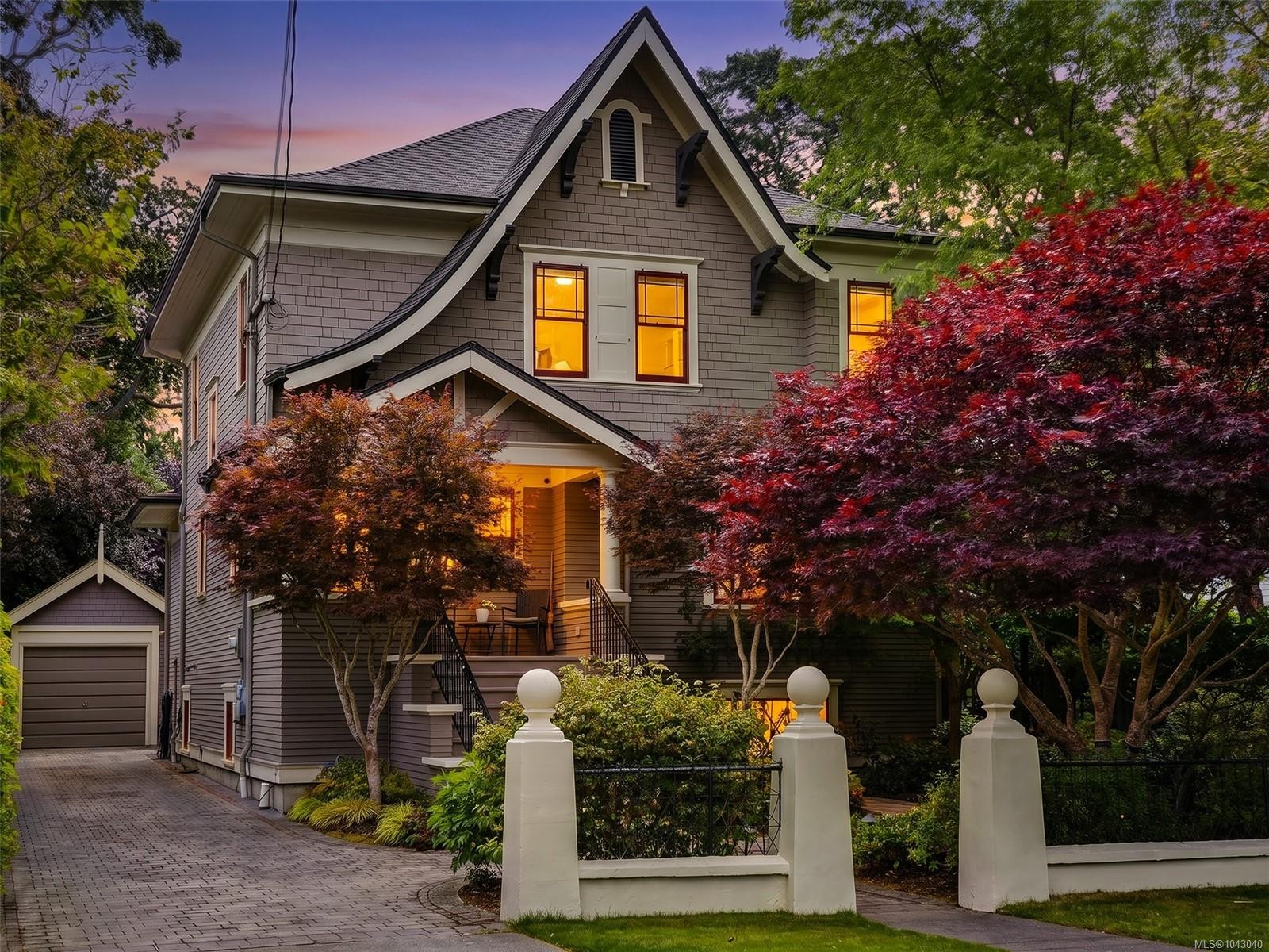 1043 St. Patrick St, Oak Bay, BC