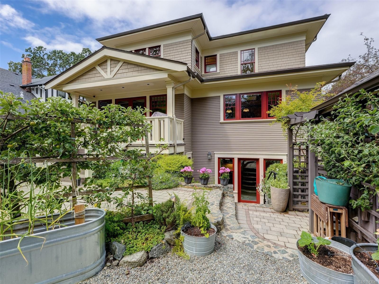 1043 St. Patrick St, Oak Bay, BC