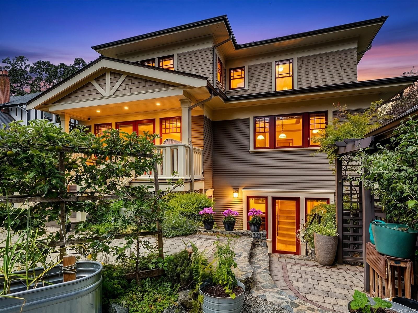 1043 St. Patrick St, Oak Bay, BC