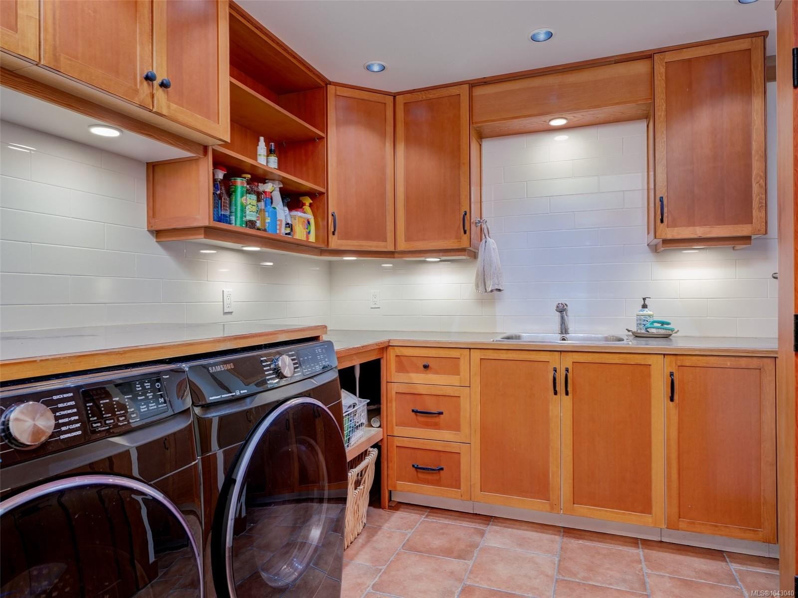 1043 St. Patrick St, Oak Bay, BC