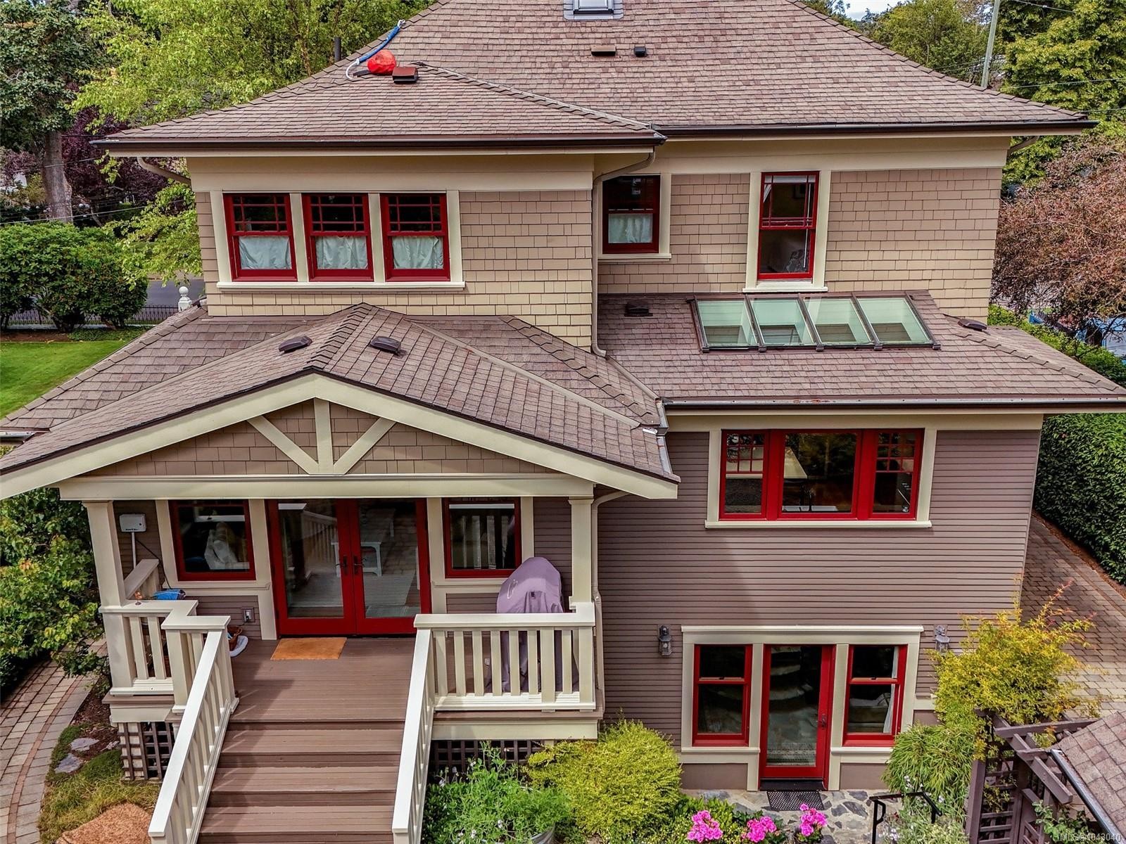 1043 St. Patrick St, Oak Bay, BC