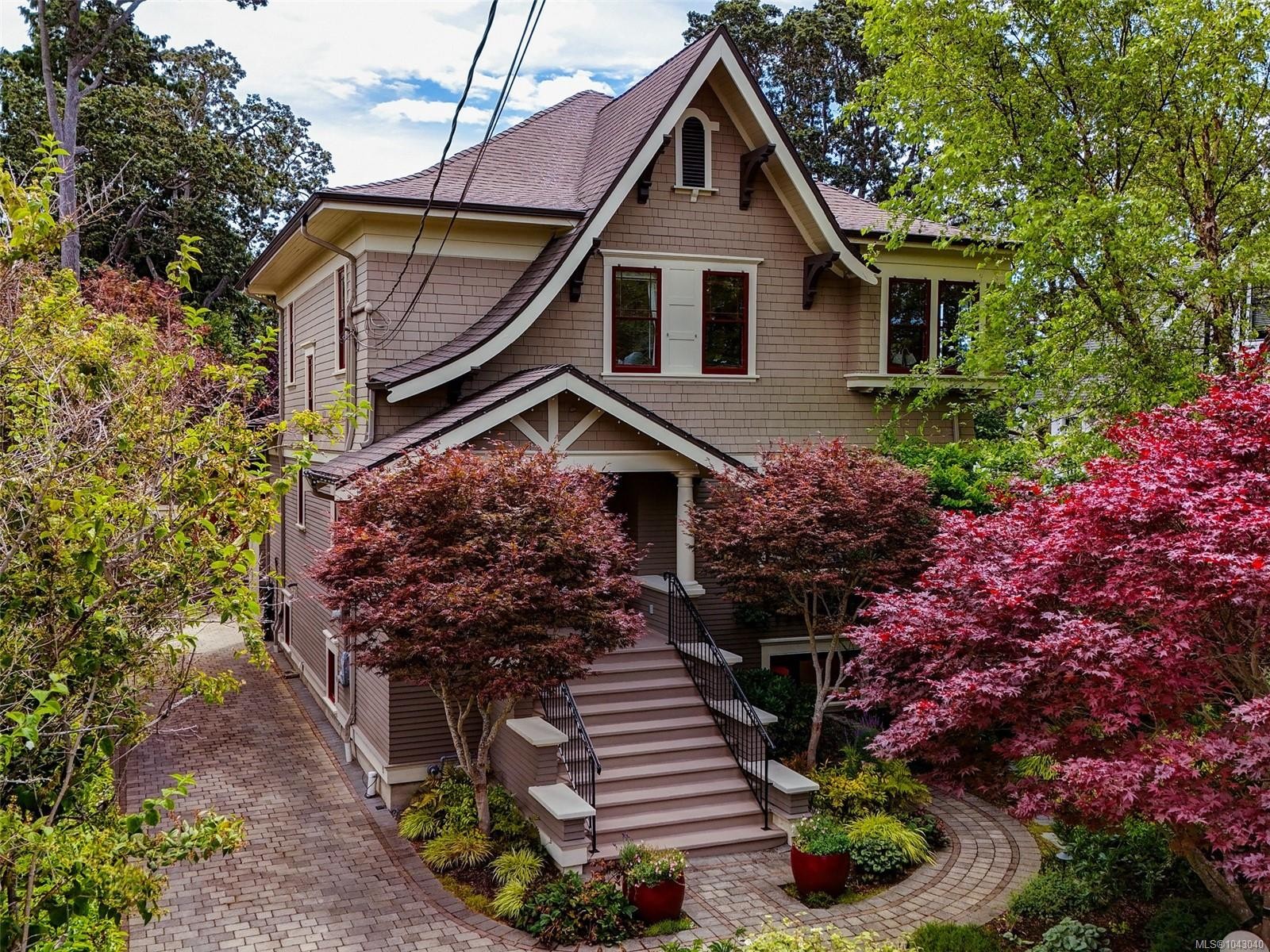 1043 St. Patrick St, Oak Bay, BC