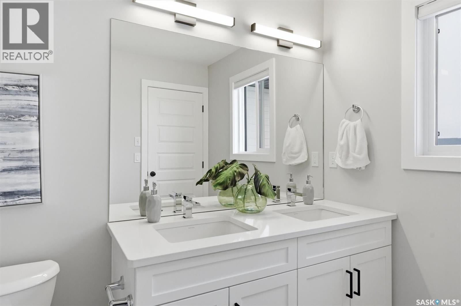 442 Leskiw Bend, Saskatoon, SK - Indoor Photo Showing Bathroom