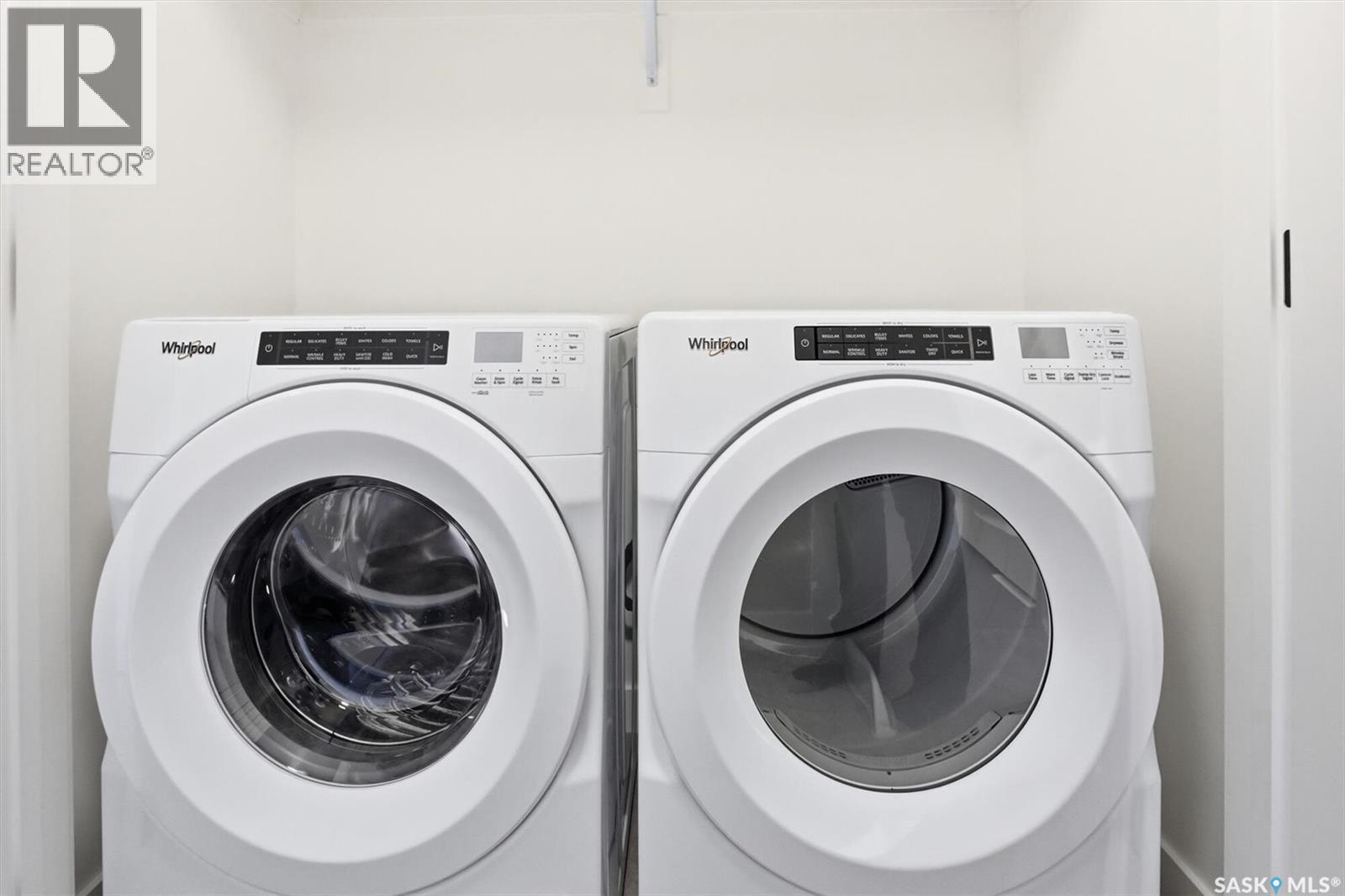 442 Leskiw Bend, Saskatoon, SK - Indoor Photo Showing Laundry Room