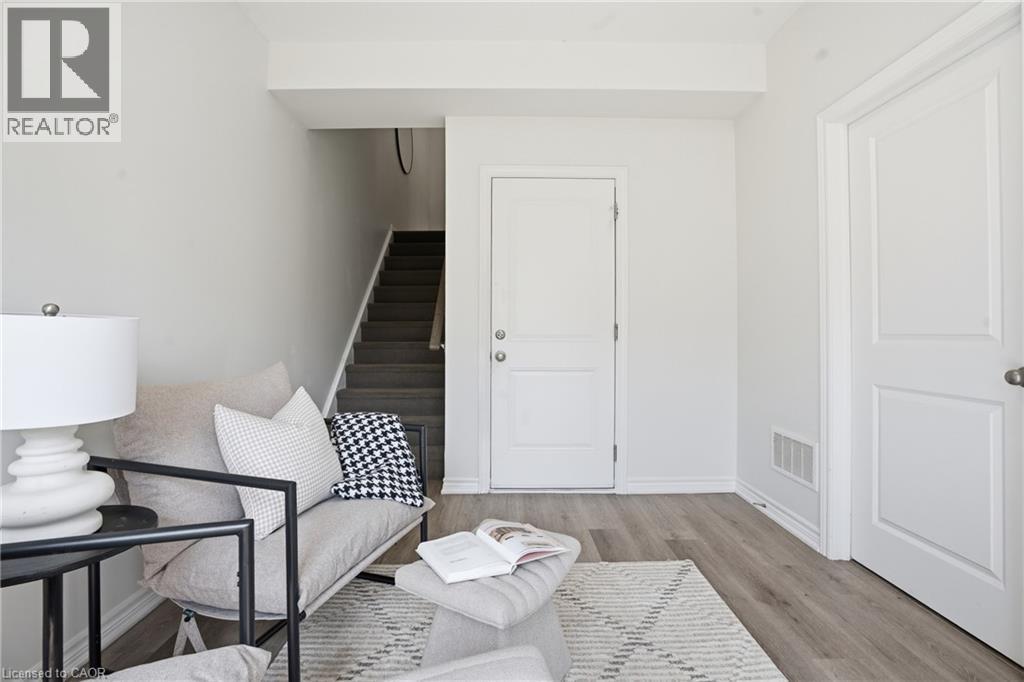 124 Compass Trail Unit# 5, Cambridge, ON