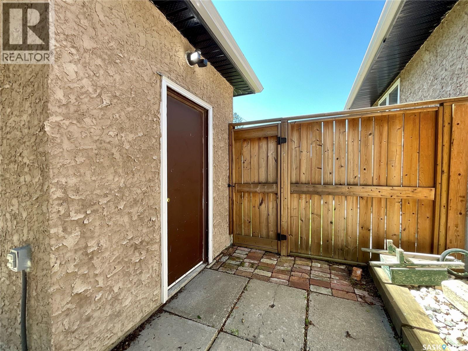 3307/3309 Dawson Crescent, Regina, SK - Outdoor With Exterior