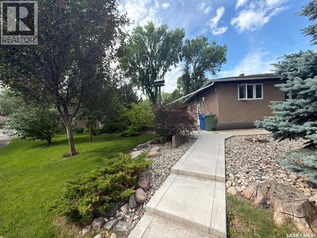 3307/3309 Dawson Crescent, Regina, SK - Outdoor