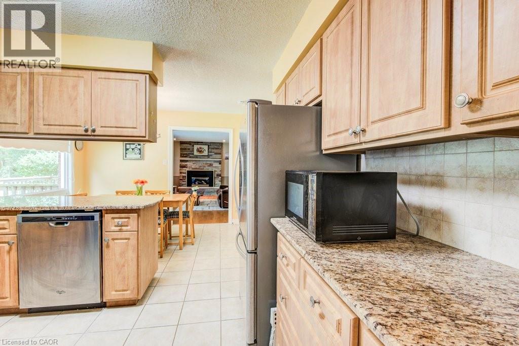 94 Mccarron Crescent, Waterloo, ON - Indoor Photo Showing Kitchen