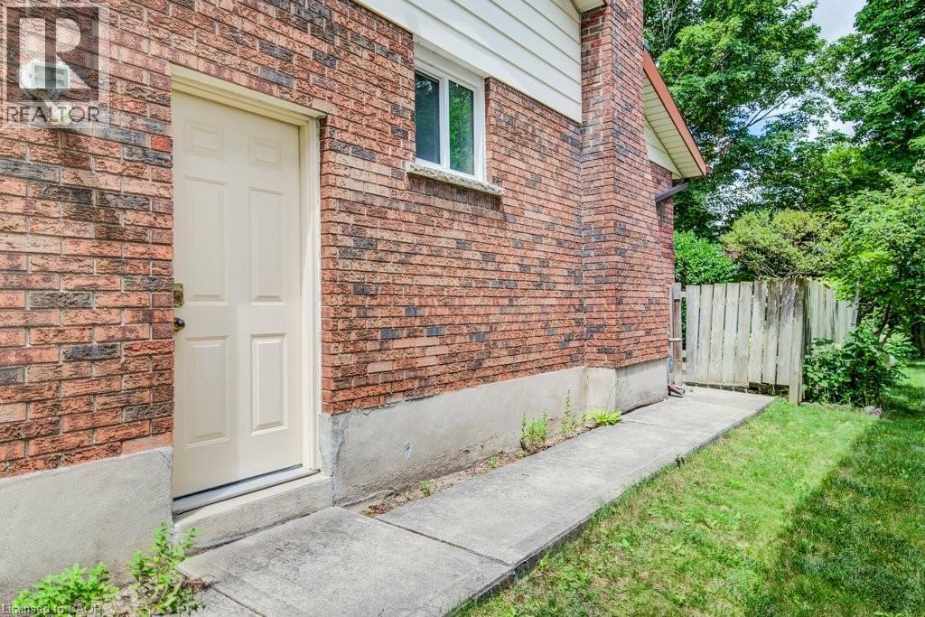 94 Mccarron Crescent, Waterloo, ON - Outdoor