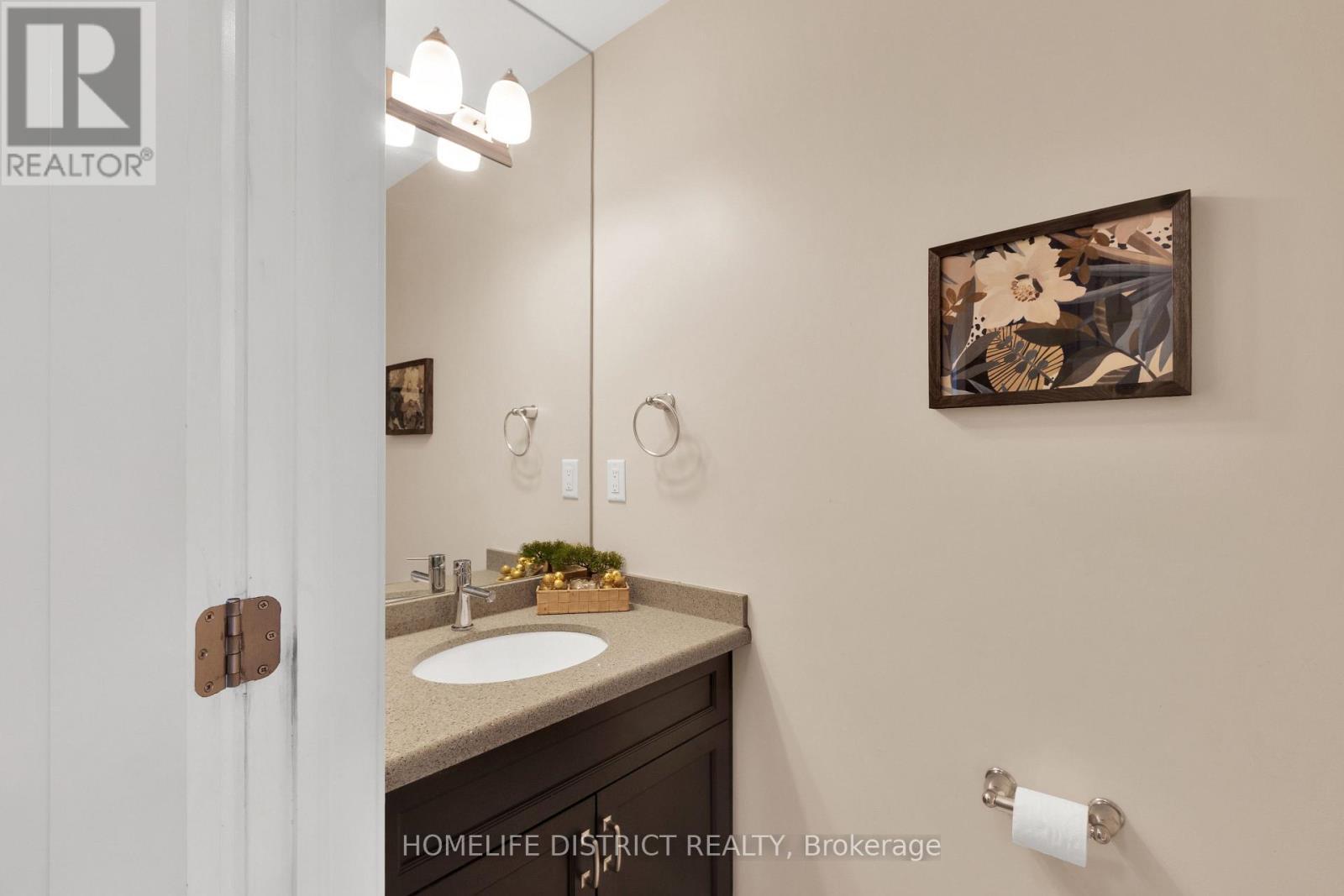 68 - 1169 Garner Road E, Hamilton, ON - Indoor Photo Showing Bathroom