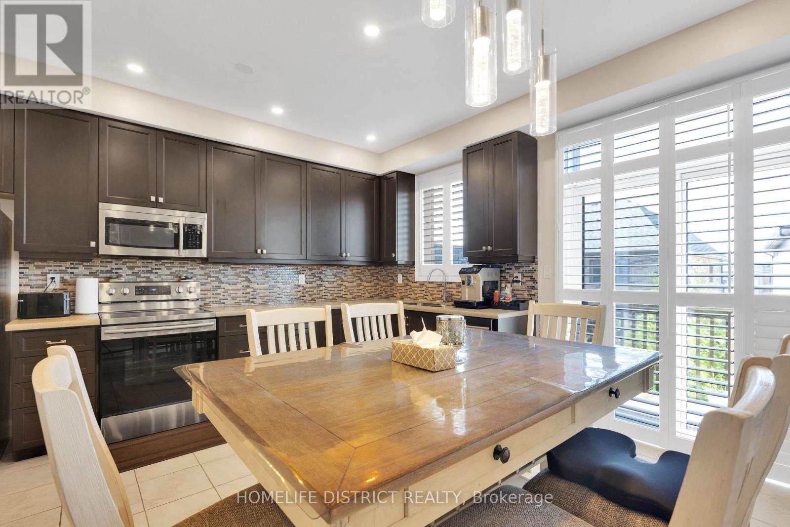 68 - 1169 Garner Road E, Hamilton, ON - Indoor