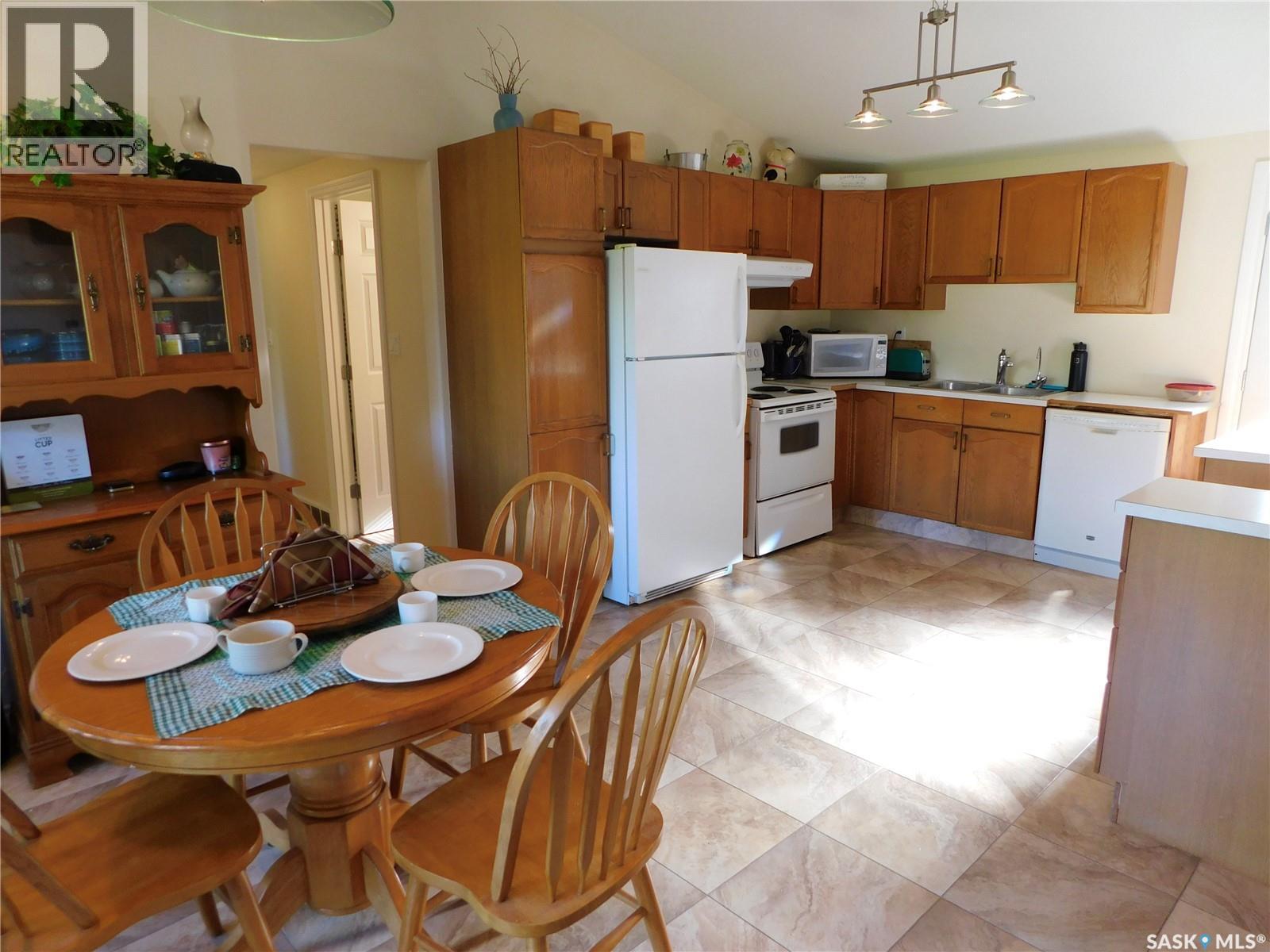 41 Kasper Crescent, Assiniboia, SK - Indoor