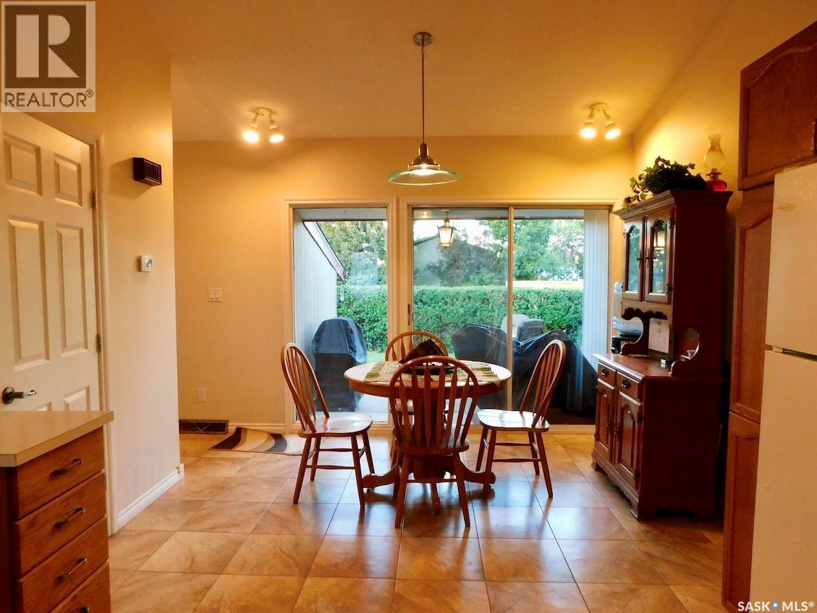 41 Kasper Crescent, Assiniboia, SK - Indoor Photo Showing Dining Room