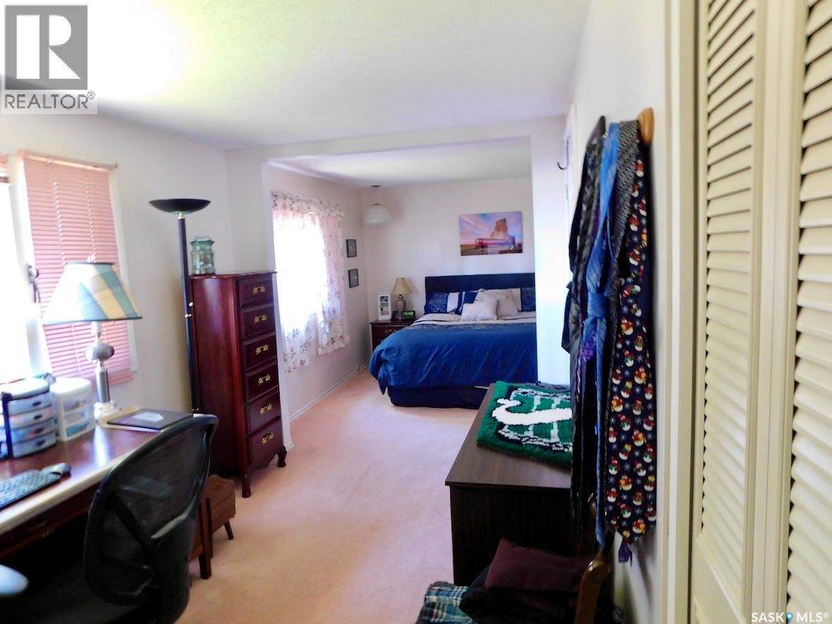 41 Kasper Crescent, Assiniboia, SK - Indoor Photo Showing Bedroom