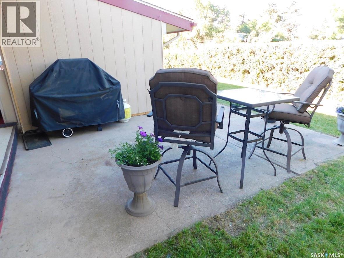 41 Kasper Crescent, Assiniboia, SK - Outdoor With Deck Patio Veranda With Exterior