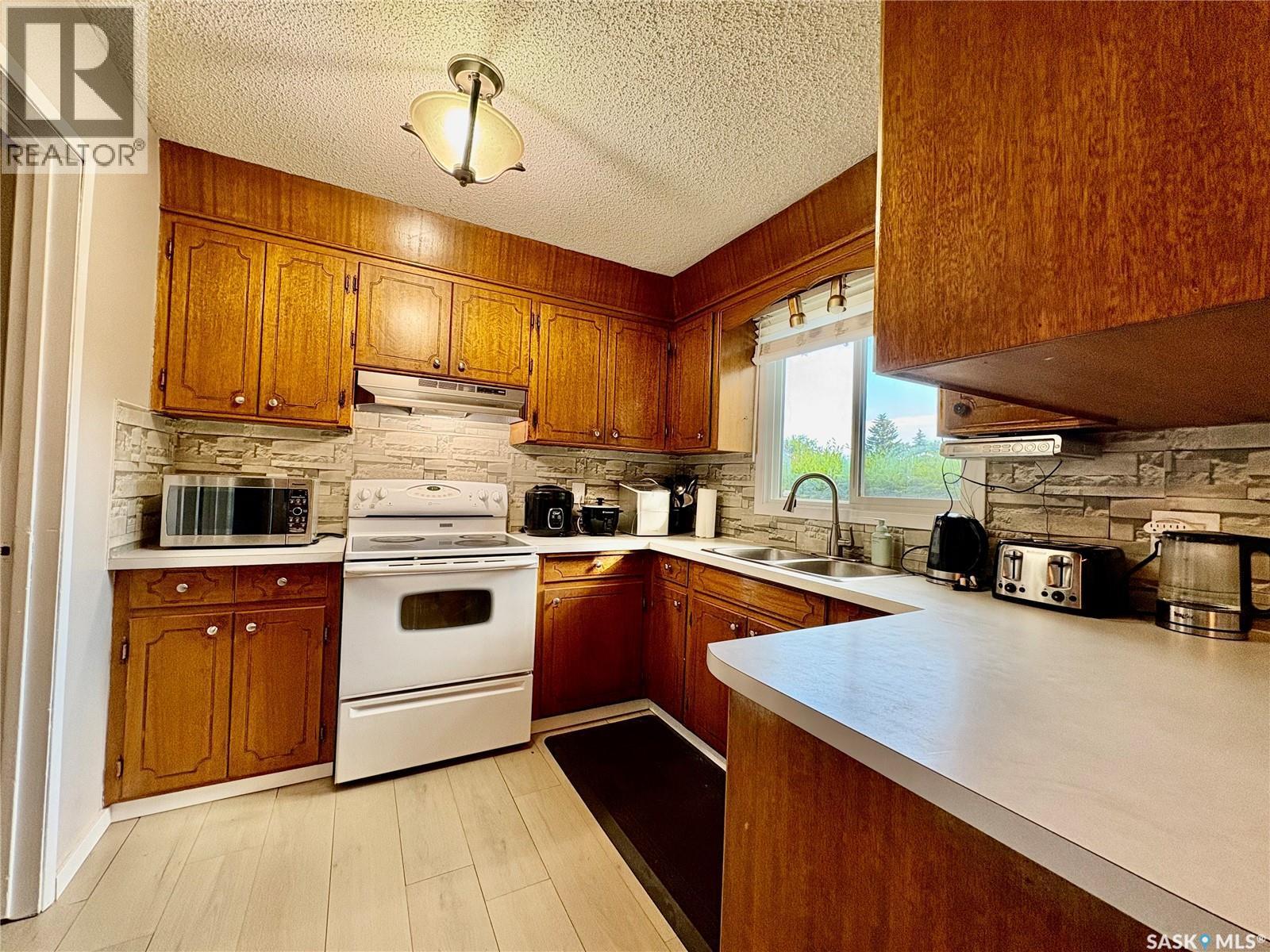 10 Mackie Crescent, Saskatoon, SK