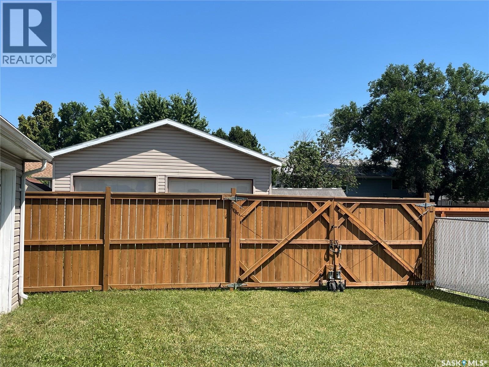 10 Mackie Crescent, Saskatoon, SK