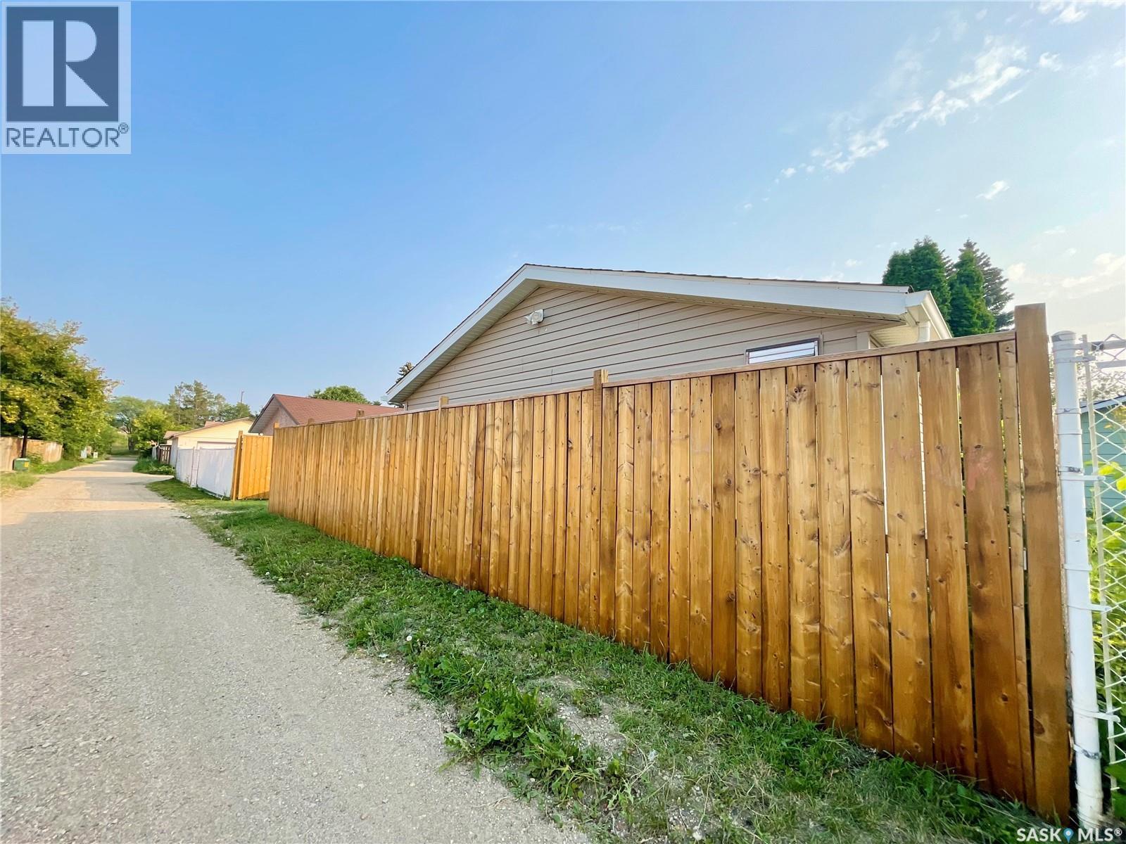 10 Mackie Crescent, Saskatoon, SK