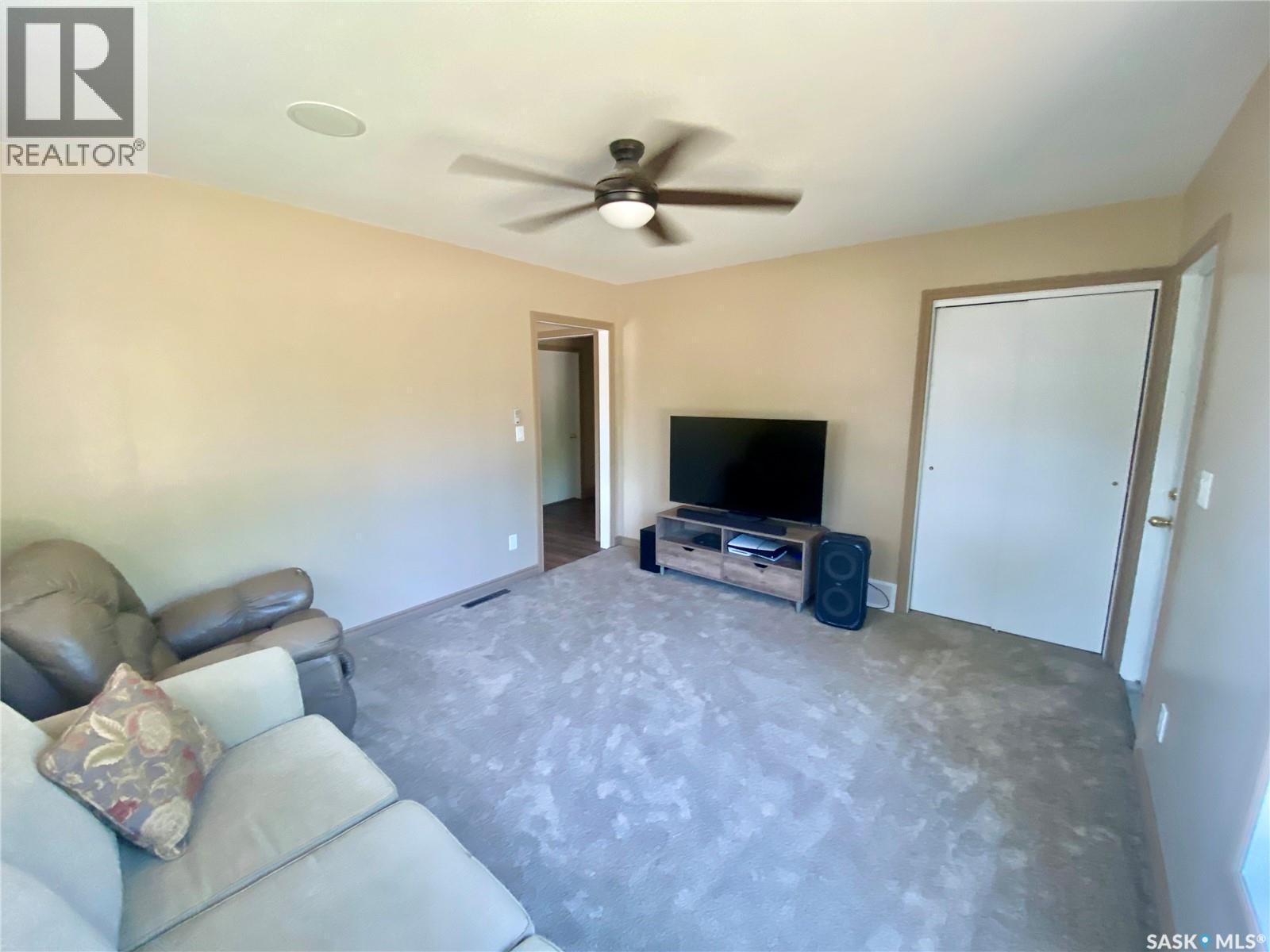120 3Rd Street W, Carnduff, SK