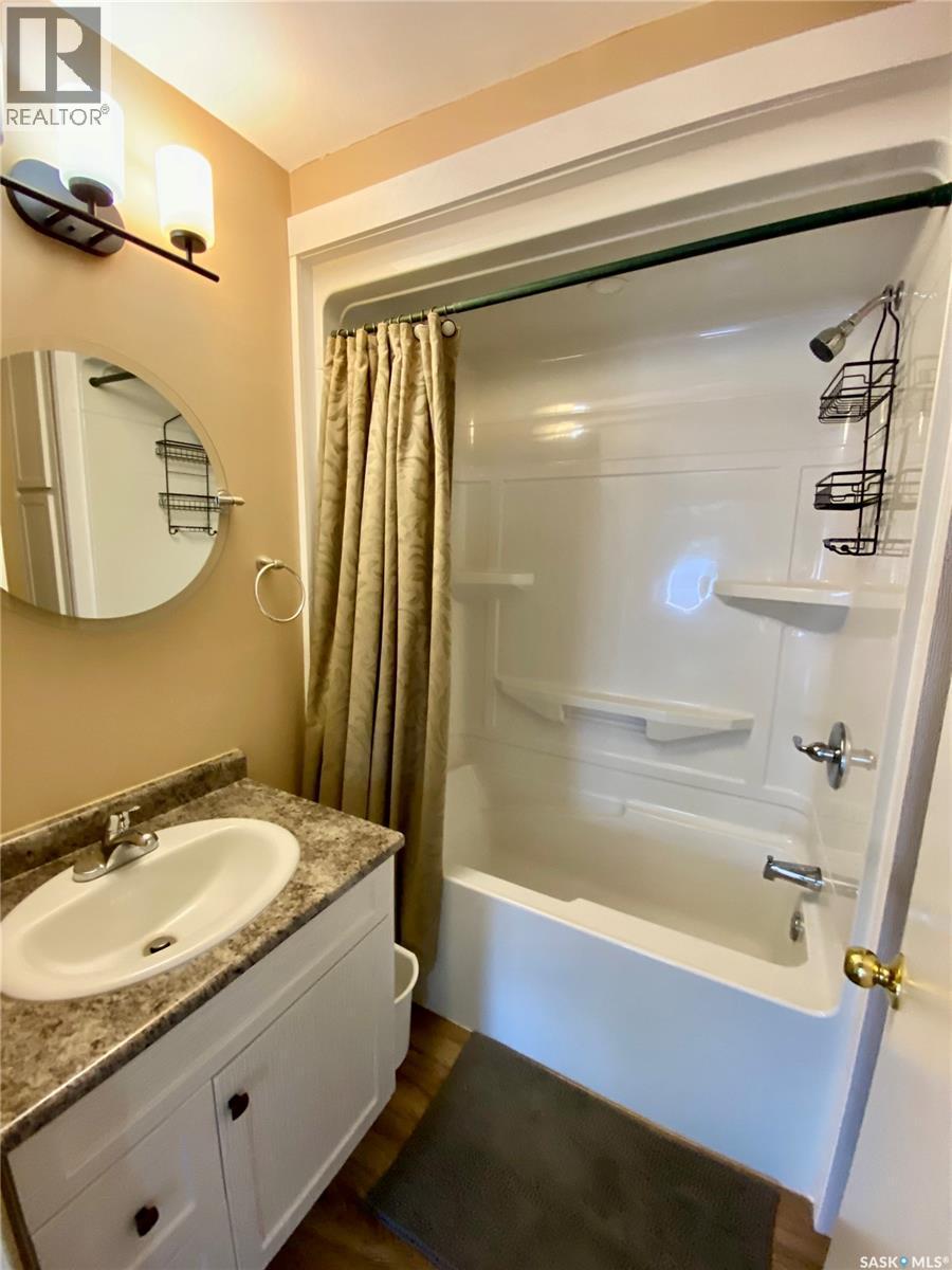 120 3Rd Street W, Carnduff, SK