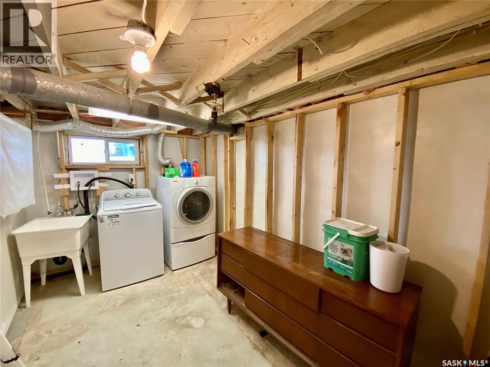120 3Rd Street W, Carnduff, SK