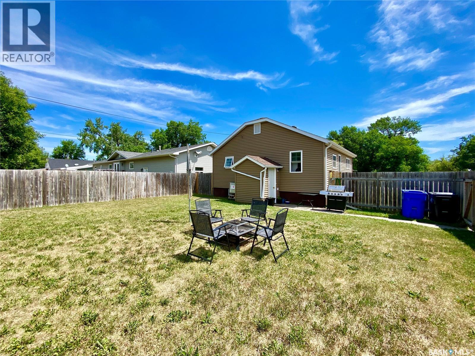 120 3Rd Street W, Carnduff, SK