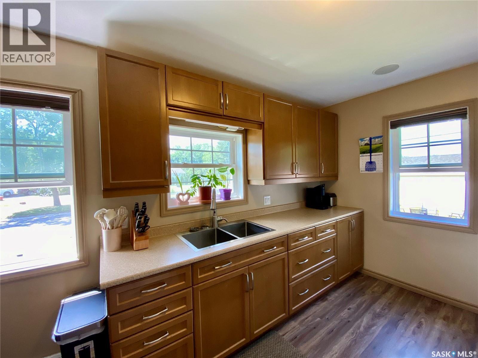 120 3Rd Street W, Carnduff, SK
