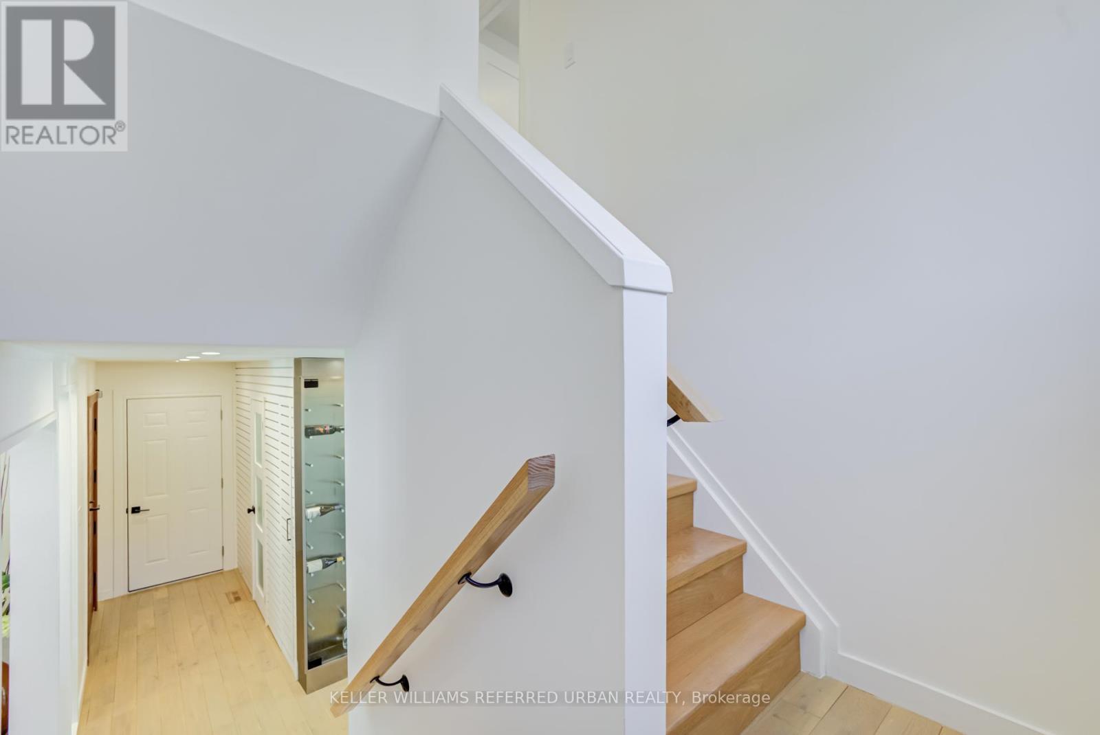 7 Cossar Drive, Aurora, ON