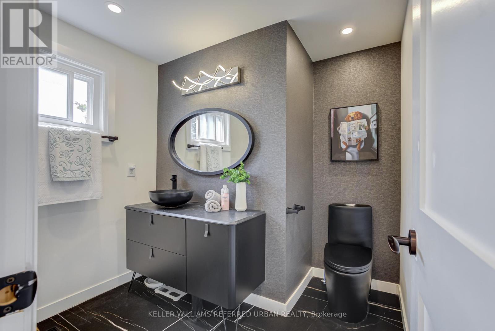 7 Cossar Drive, Aurora, ON