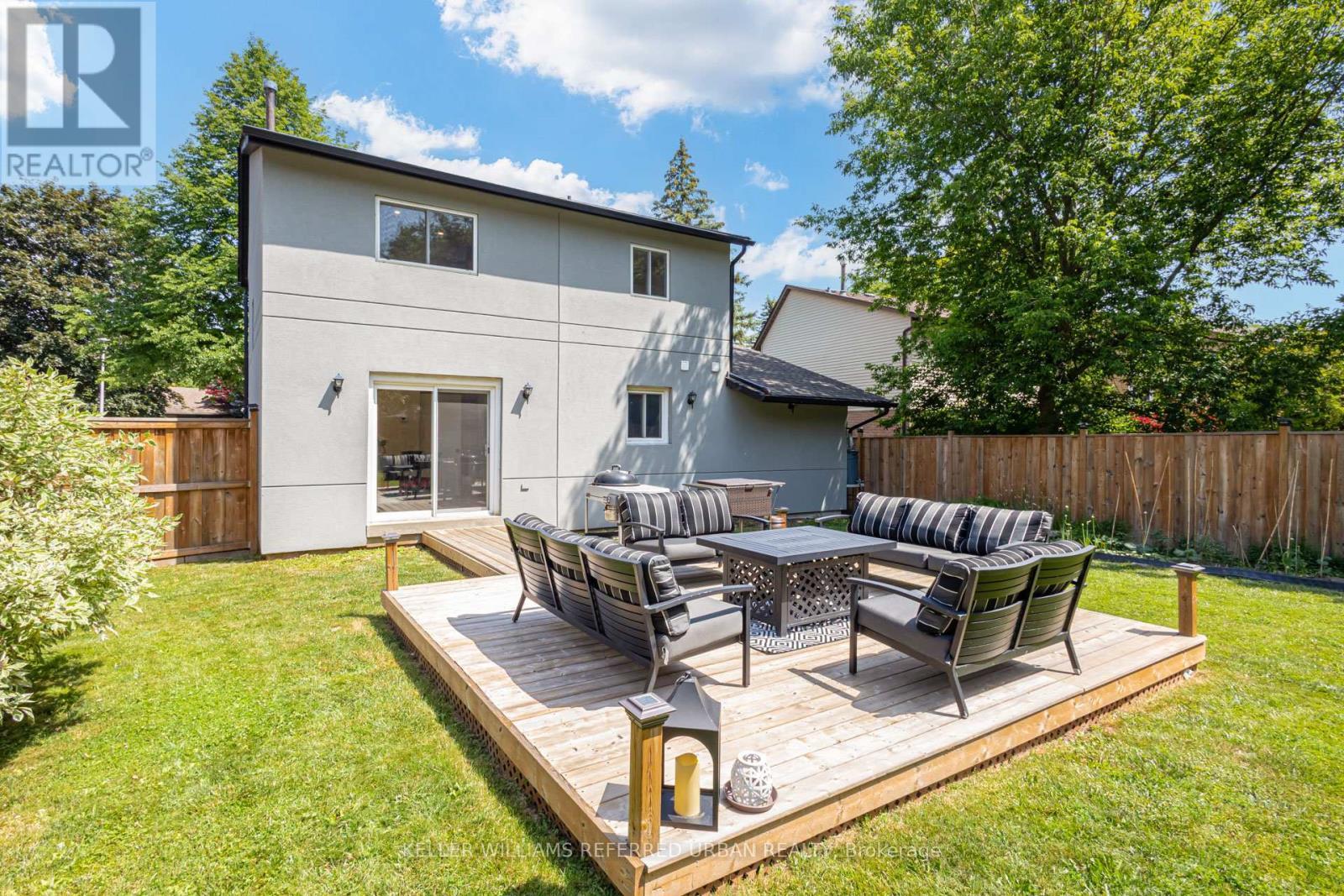 7 Cossar Drive, Aurora, ON