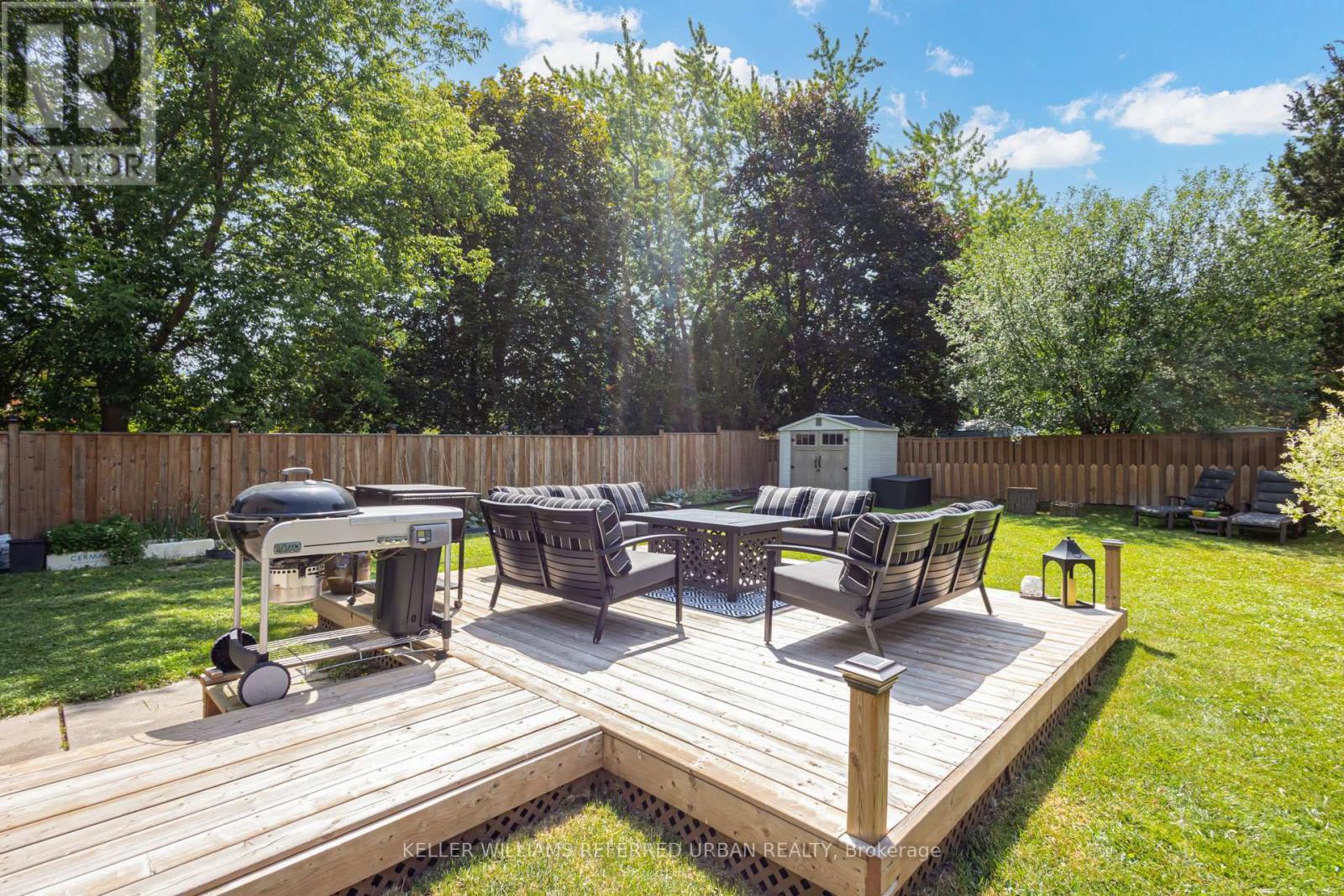 7 Cossar Drive, Aurora, ON