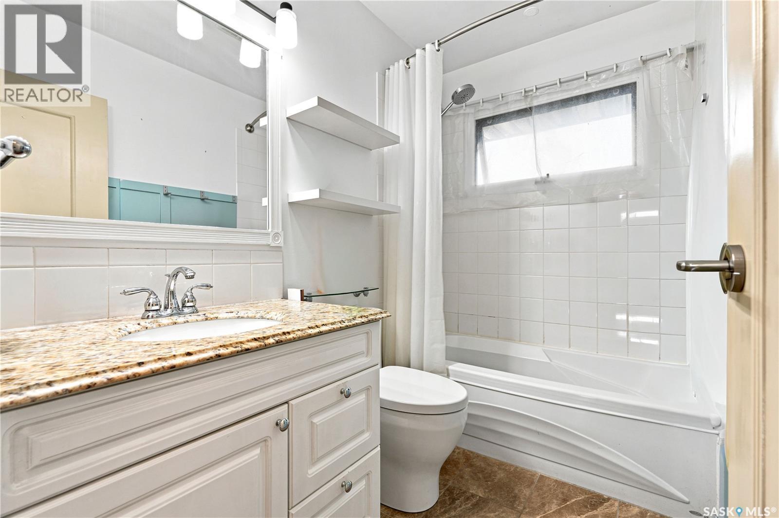 2301 Cairns Avenue, Saskatoon, SK
