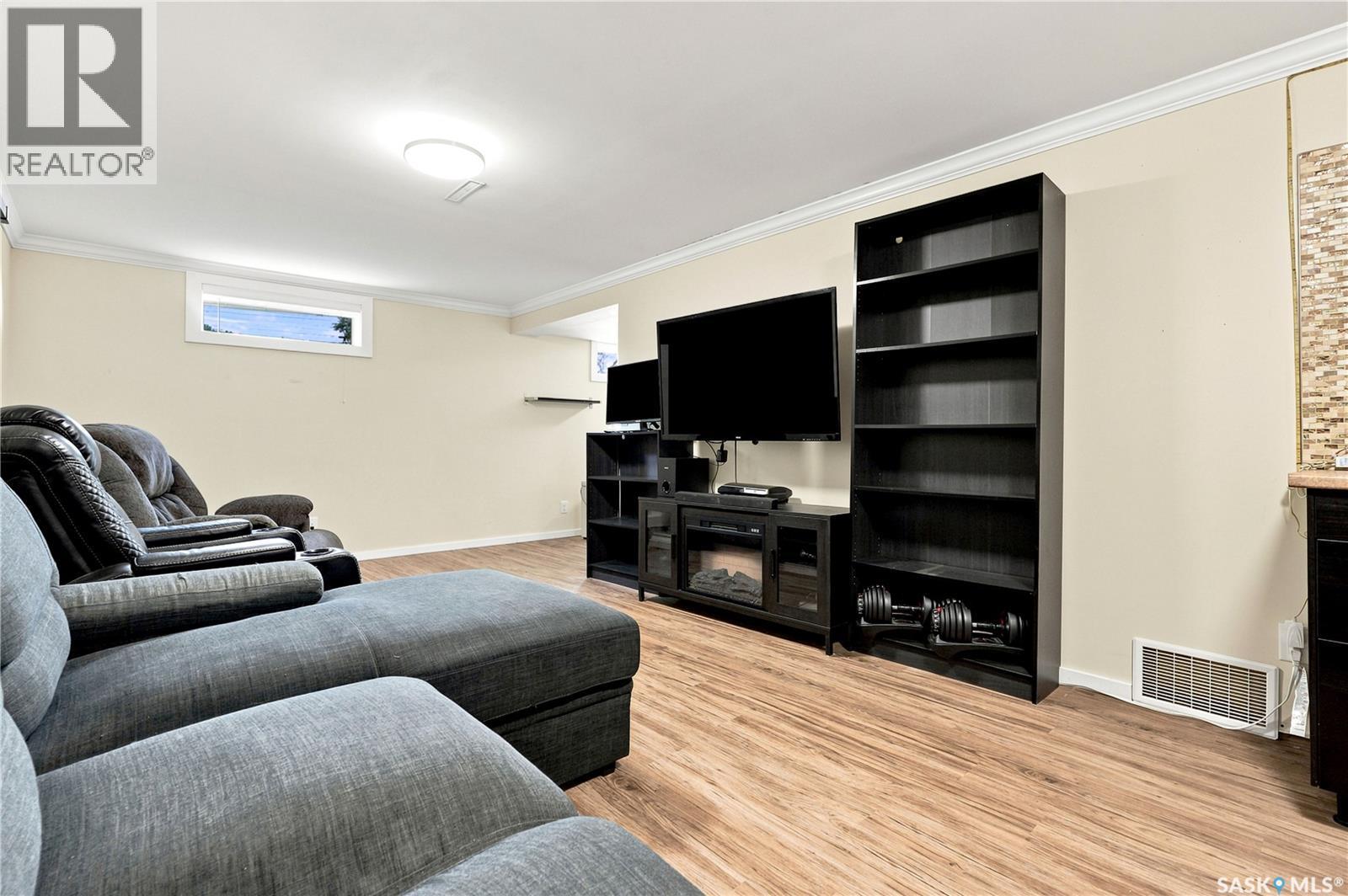 2301 Cairns Avenue, Saskatoon, SK