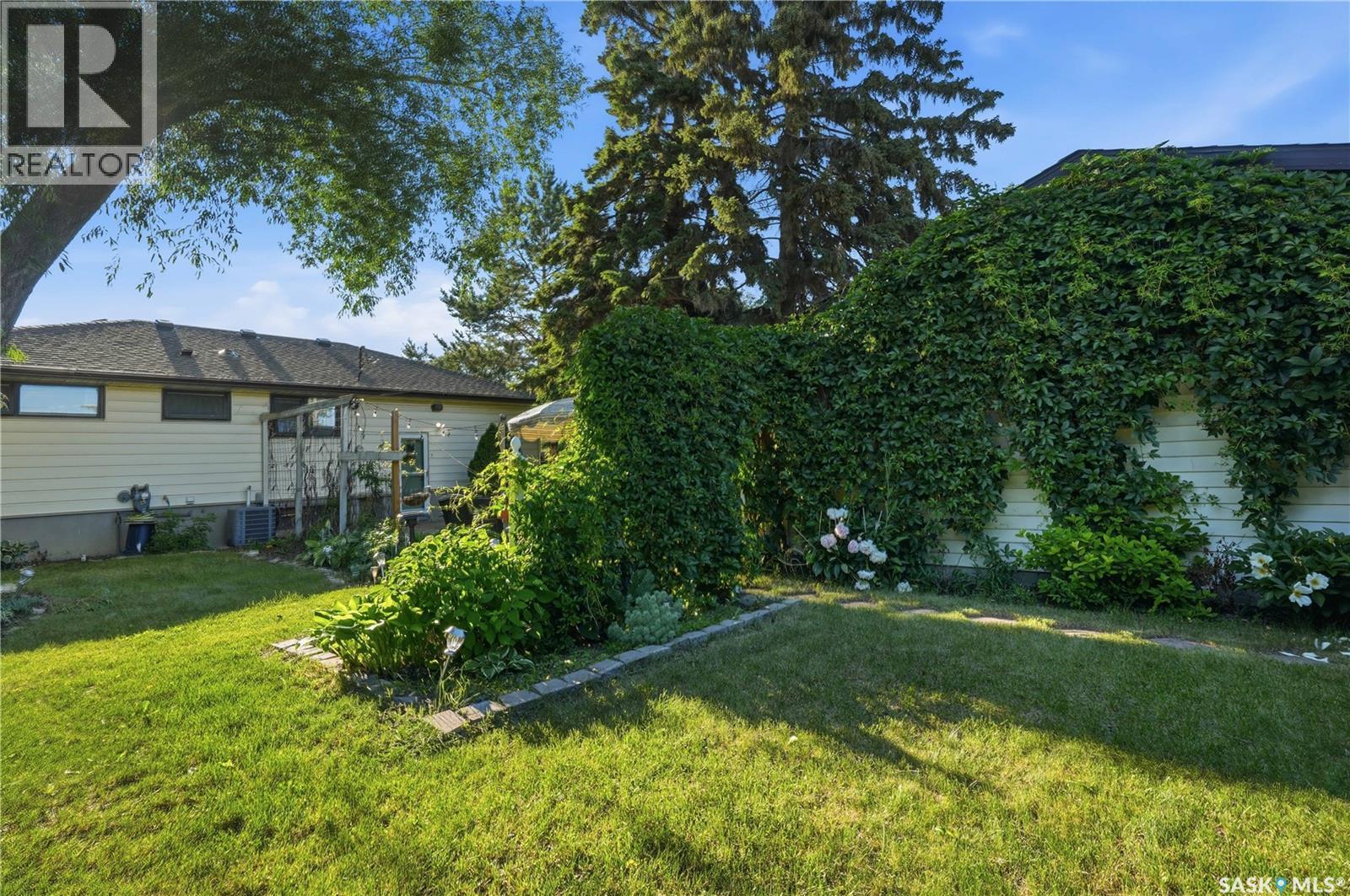 2301 Cairns Avenue, Saskatoon, SK