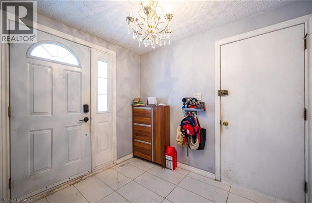 87 Lorraine Avenue Unit# Front, Kitchener, ON - Indoor Photo Showing Other Room