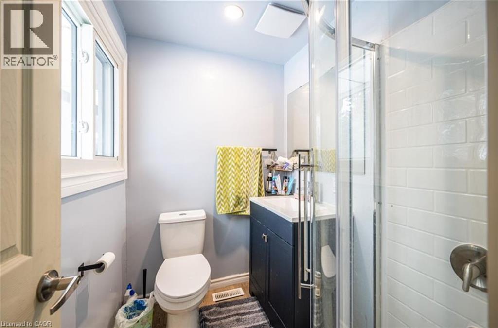 87 Lorraine Avenue Unit# Front, Kitchener, ON - Indoor Photo Showing Bathroom