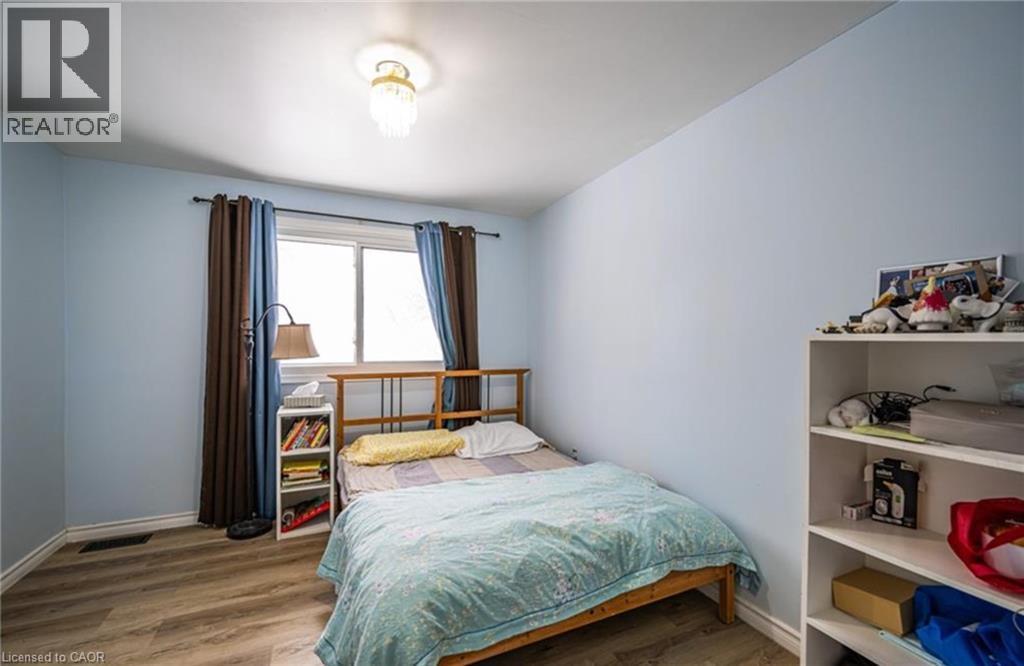 87 Lorraine Avenue Unit# Front, Kitchener, ON - Indoor Photo Showing Bedroom