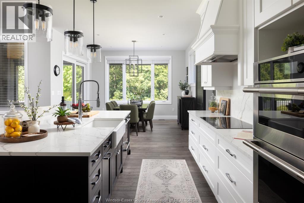6005 Silver Maple Road, Lasalle, ON - Indoor Photo Showing Kitchen With Upgraded Kitchen