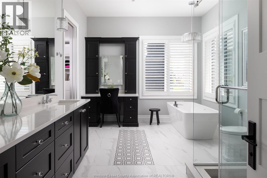 6005 Silver Maple Road, Lasalle, ON - Indoor Photo Showing Bathroom