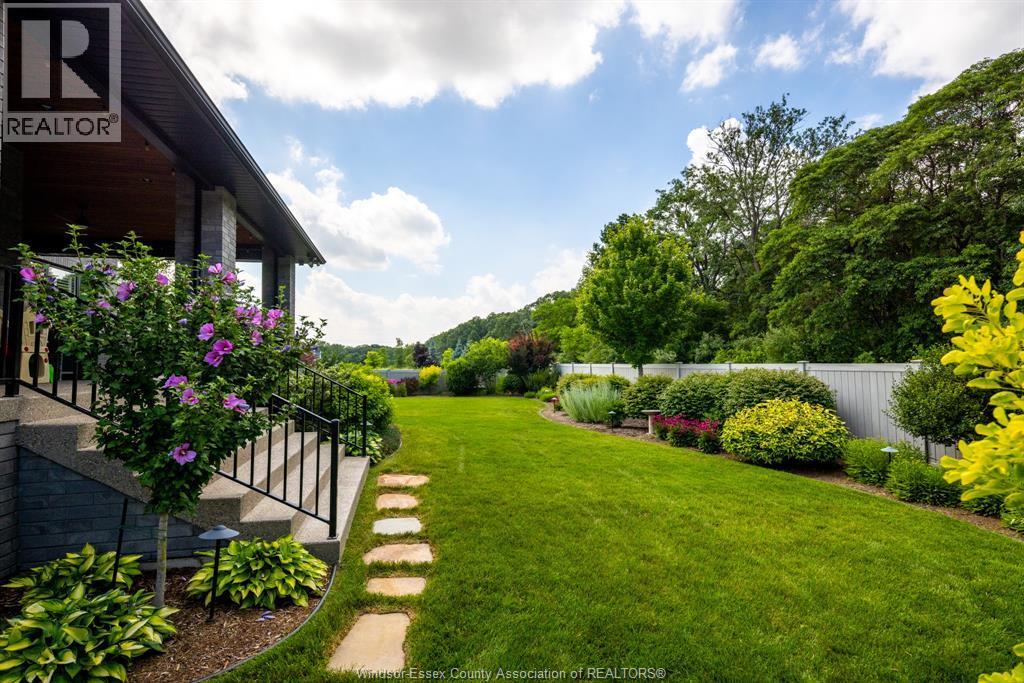 6005 Silver Maple Road, Lasalle, ON - Outdoor