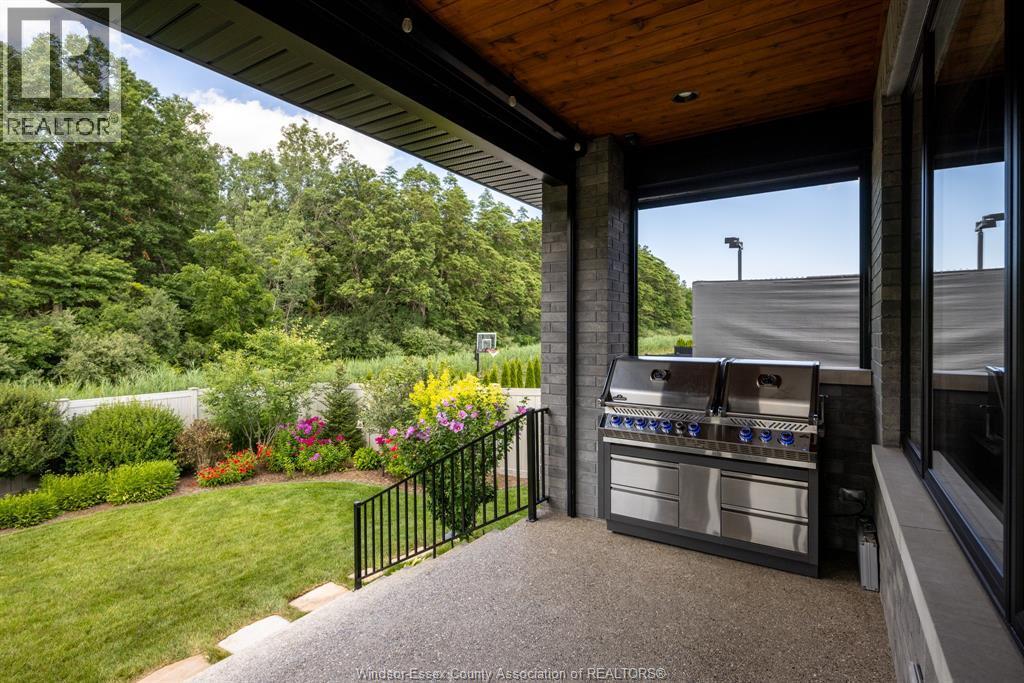 6005 Silver Maple Road, Lasalle, ON - Outdoor With Deck Patio Veranda With Exterior