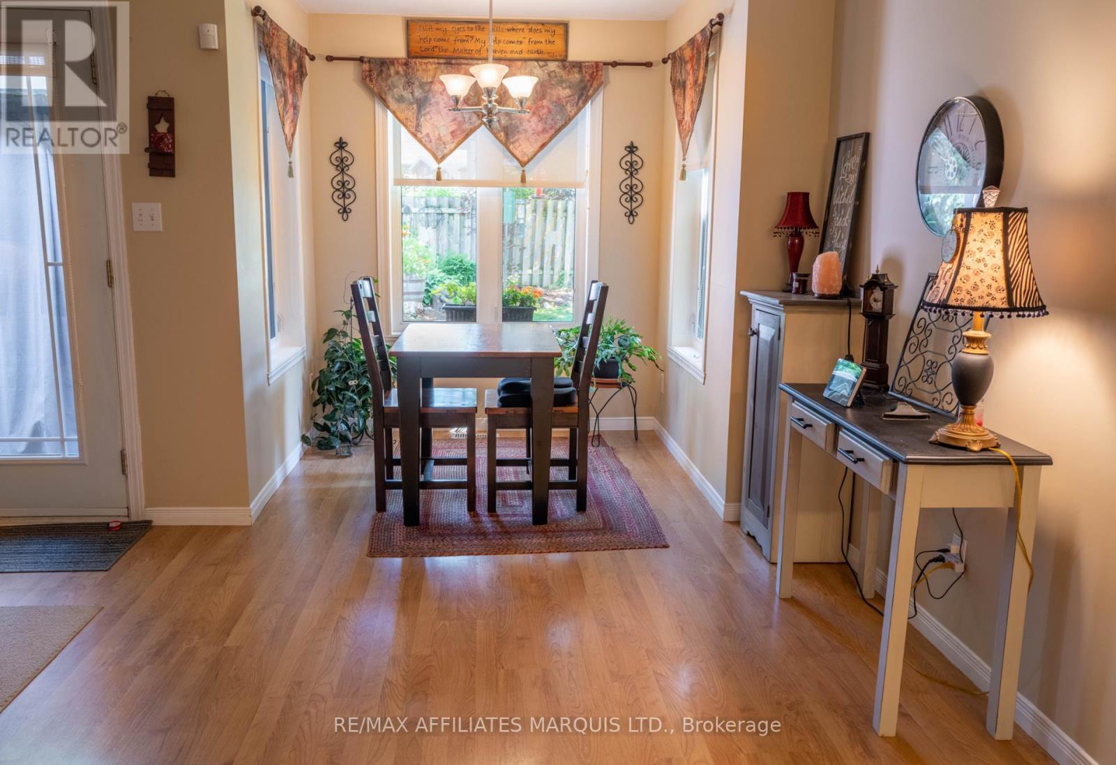 Dining nook overlooking backyard oasis - 1274 Daprat Avenue, Cornwall, ON