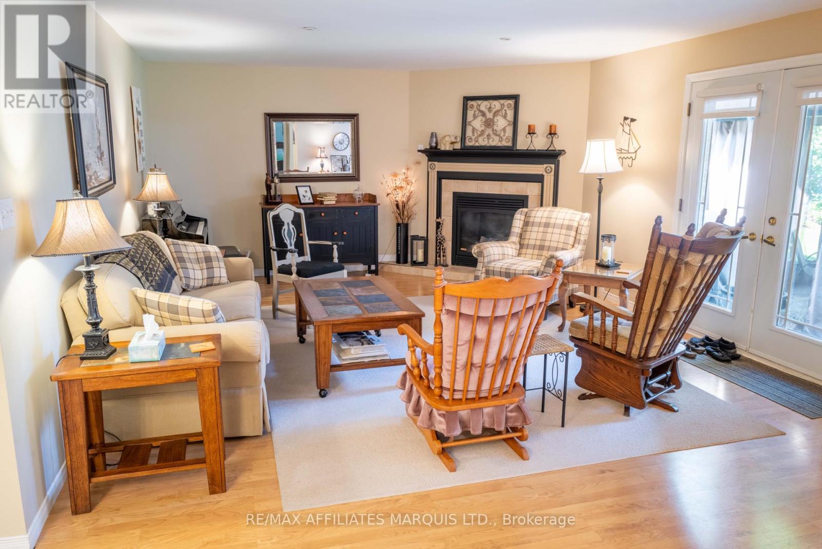 Living room - fireplace & garden doors - 1274 Daprat Avenue, Cornwall, ON