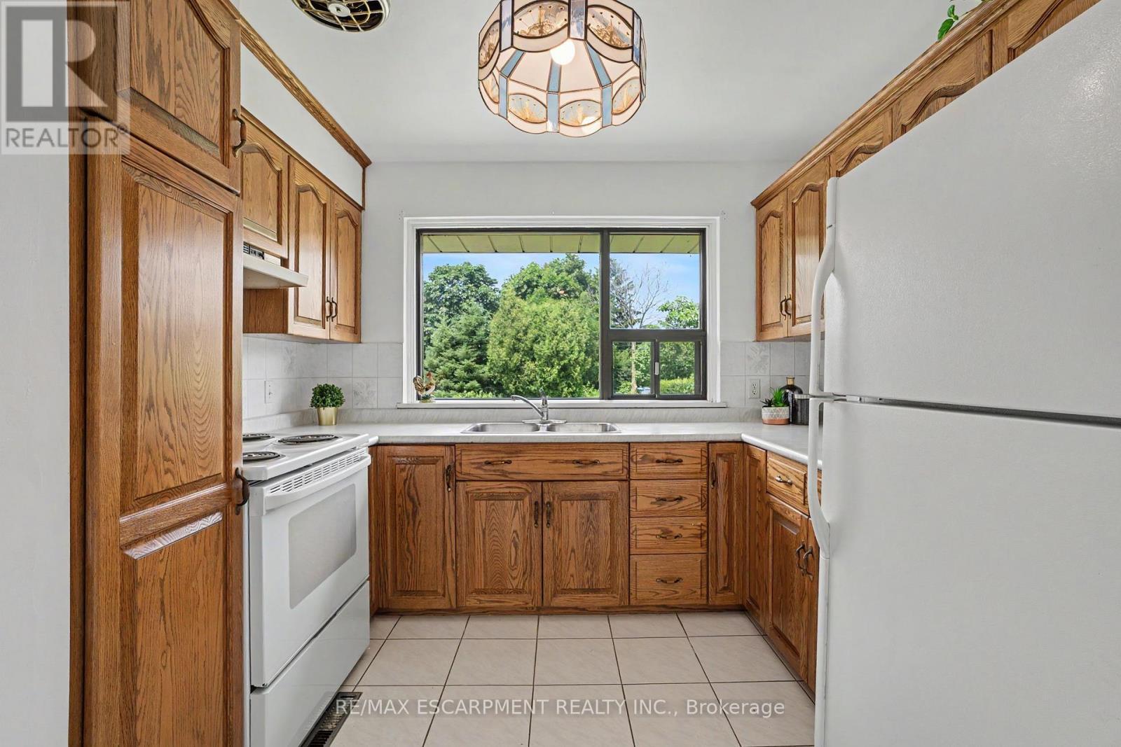 11 Marshall Avenue, Hamilton, ON