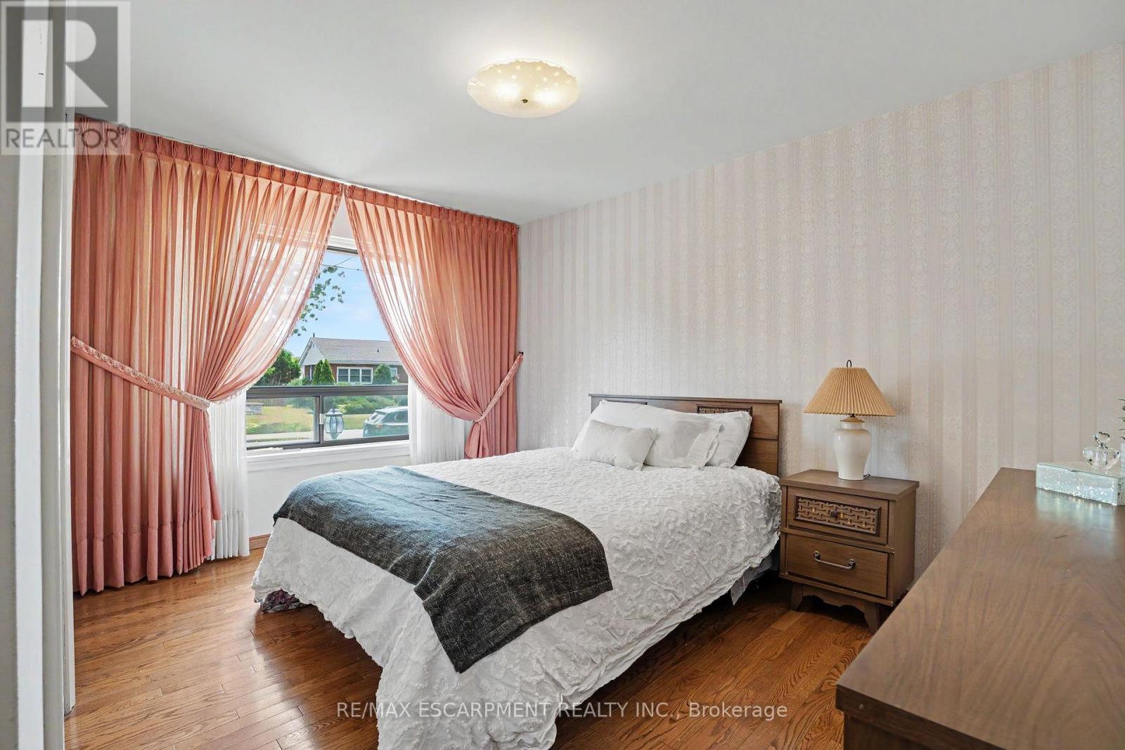 11 Marshall Avenue, Hamilton, ON
